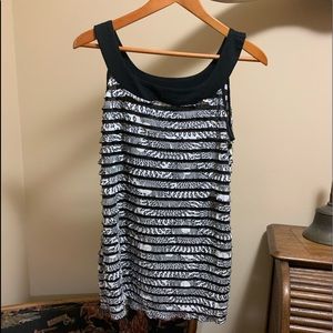 Top black and white nice tank top